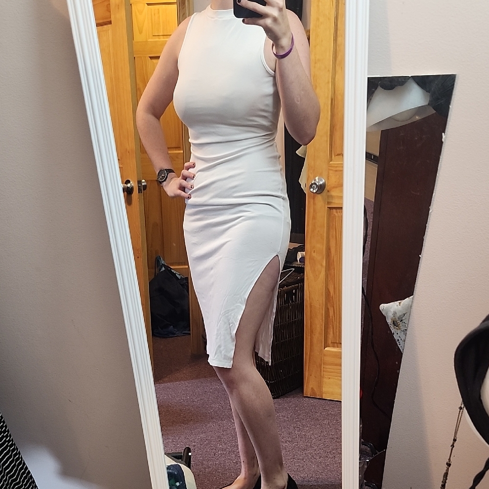 White Sleeveless Dress